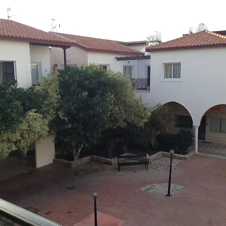 Limnaria West Apartment Paphos